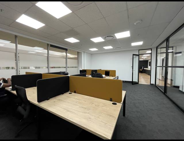 300.65M² OFFICE TO LET IN RIVONIA